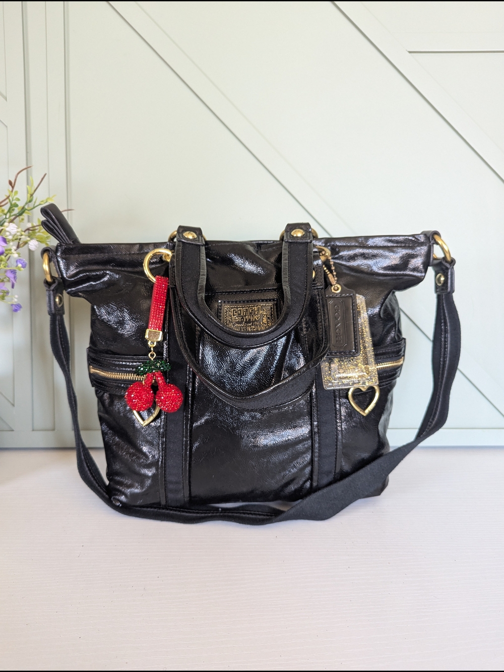 Vintage Y2K-era Coach Poppy Daisy Liquid Gloss Black Patent Leather Tote - Picture 7 of 14
